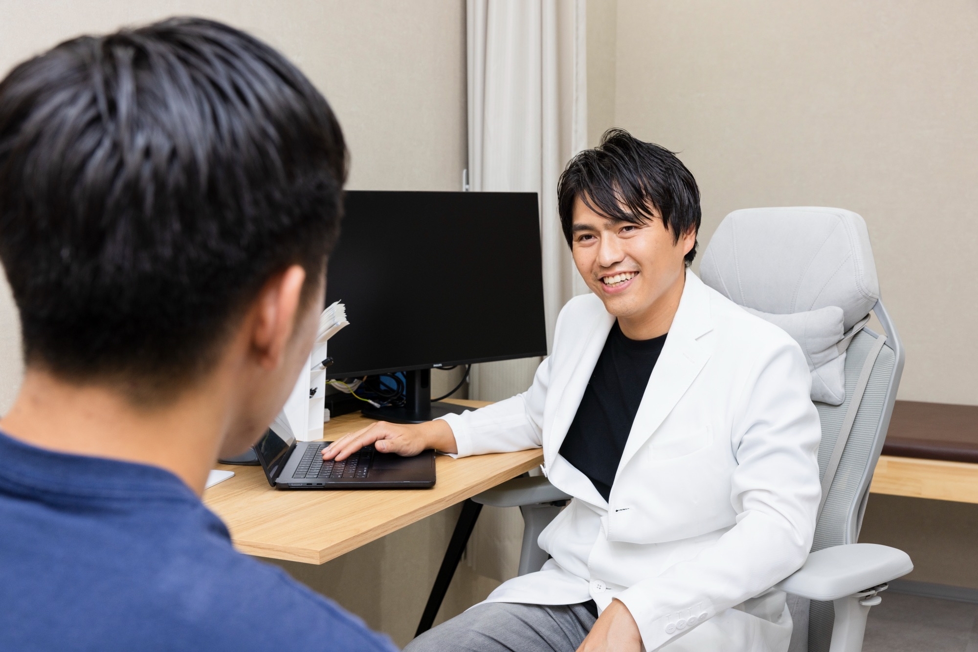 Dr. Takahiro Azuma — Japan International Clinic ASAKUSA